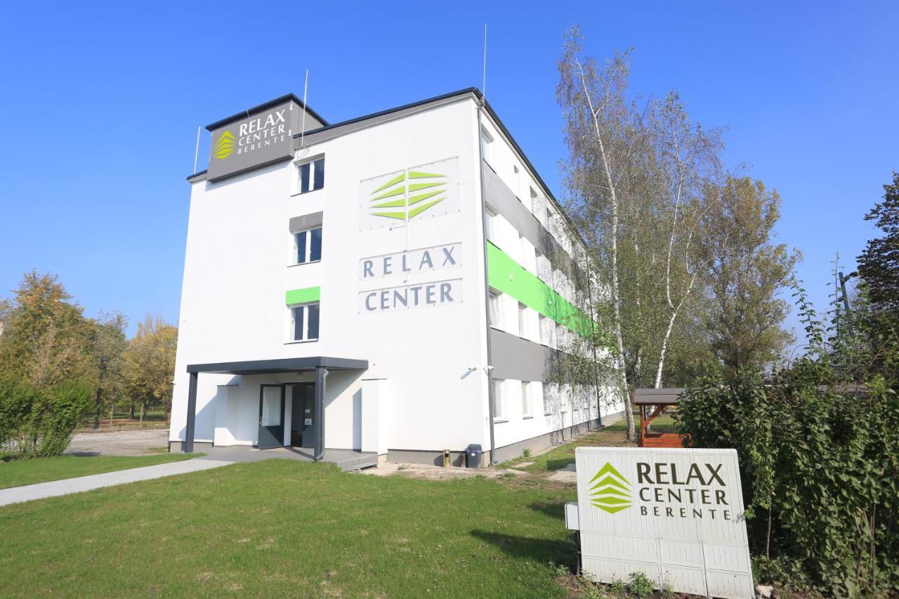 Хостел Relax Center Berente Экстерьер фото